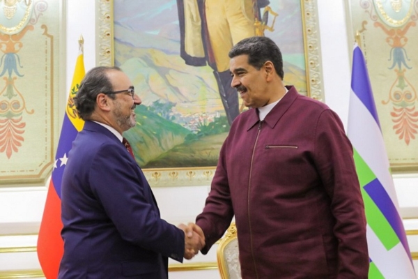 Maduro y presidente de la CAF se reunieron para trabajar en pro del desarrollo económico y social del país