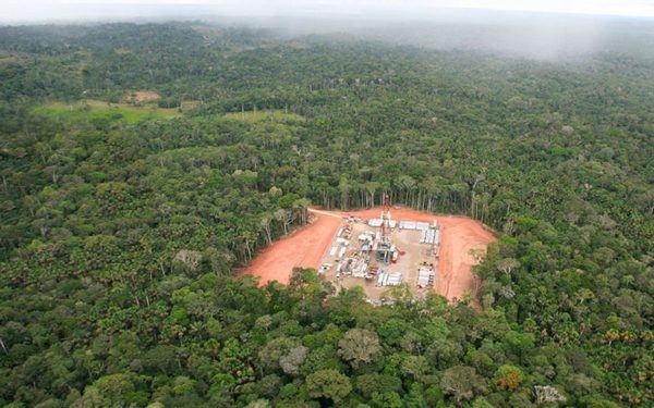 Ecuador decidirá en un plebiscito la continuidad de la explotación de petróleo en la Amazonía