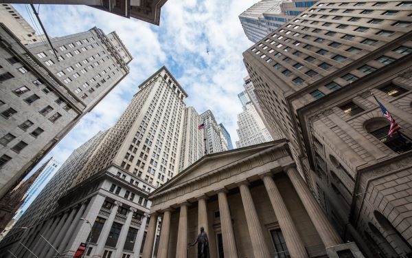 Wall Street cierra en rojo y el Dow Jones baja un 0,56 %