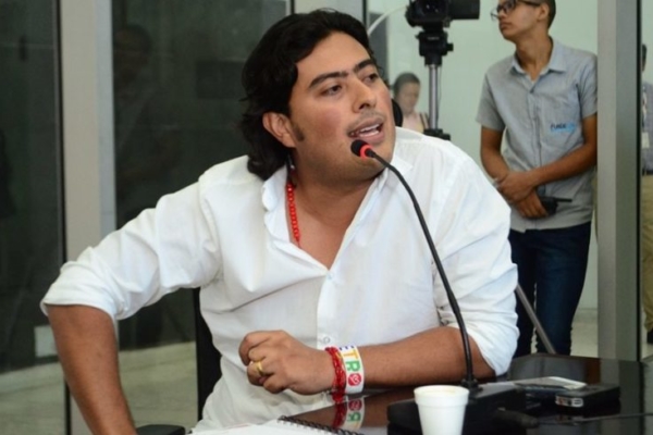 Presidente de Colombia desconocía sobre el dinero de un narco en su campaña, dice su hijo