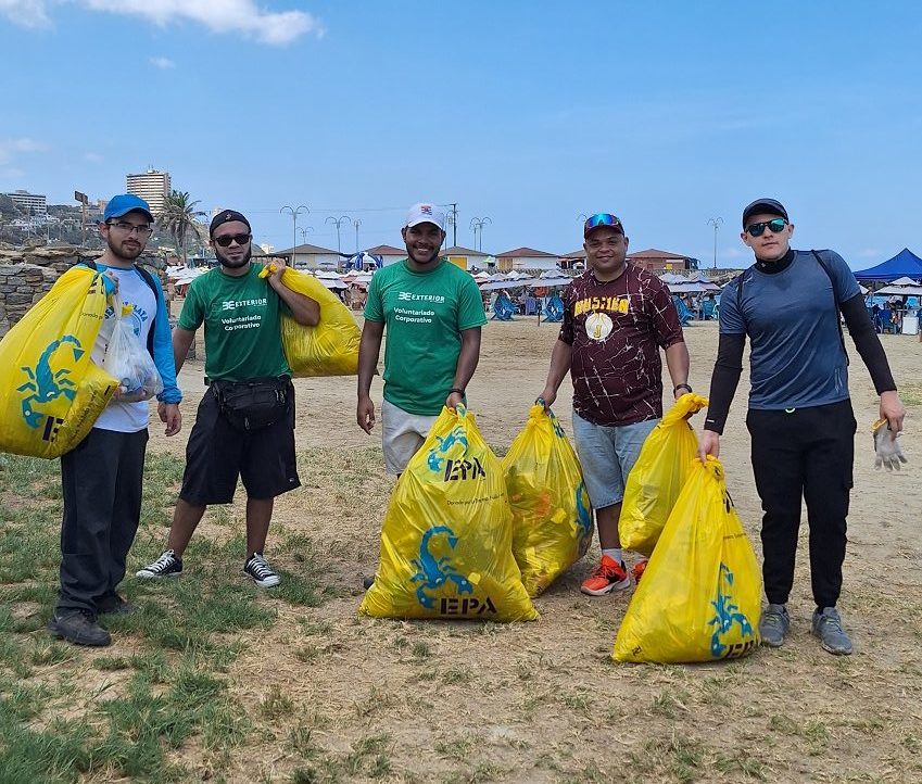 Banco Exterior y Fundesus unen fuerzas en el Día Mundial de la Playas para promover la conciencia ambiental