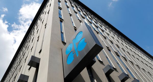 Fuentes secundarias de la OPEP reportan caída de la producción petrolera venezolana en agosto.