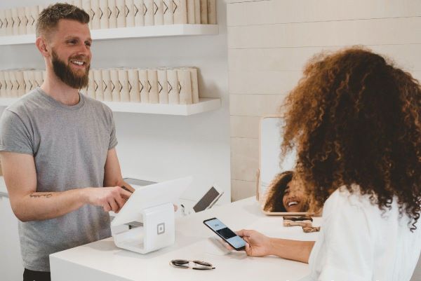 La atención personalizada es clave en el retail.