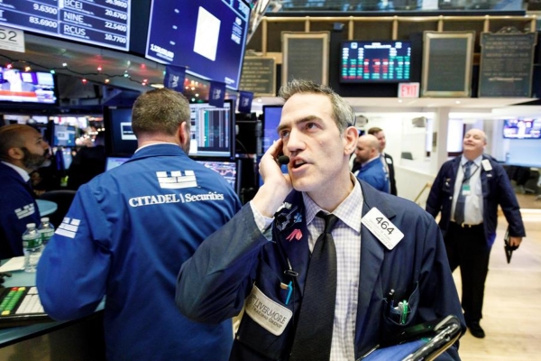 Wall Street cierra mixto y el Dow Jones baja un 0,47 %, pendiente del cierre del Gobierno