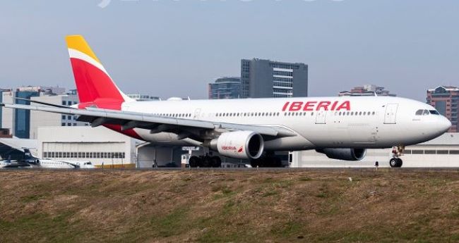 Iberia y Plus Ultra extienden hasta el 31 de enero la suspensi&oacute;n de vuelos a Venezuela