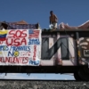 Miles de migrantes bloquean carretera en México para exigir permisos de tránsito a EEUU