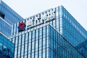 Fundador del gigante inmobiliario chino Evergrande es condenado a cadena perpetua