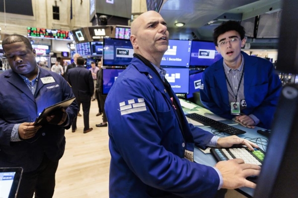 Los índices Nasdaq y S&P 500 sufren caídas en Wall Street en medio de volatilidad