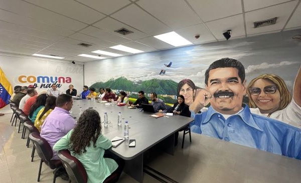 Maduro destinará 100% de ingresos extraordinarios a circuitos económicos comunales