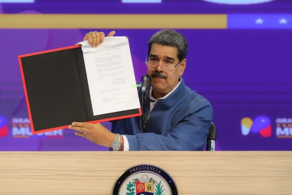Gobierno de Maduro: la UE «se inhabilita para participar en procesos políticos en Venezuela»