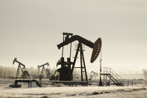 El petróleo de Texas baja un 2,5%, a 74,07 dólares el barril