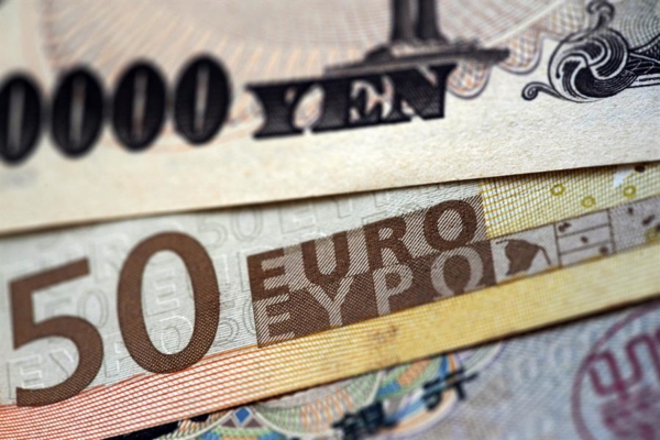 El yen sobrepasó las 150 unidades por dólar y gobierno nipón se niega hablar de posible intervención