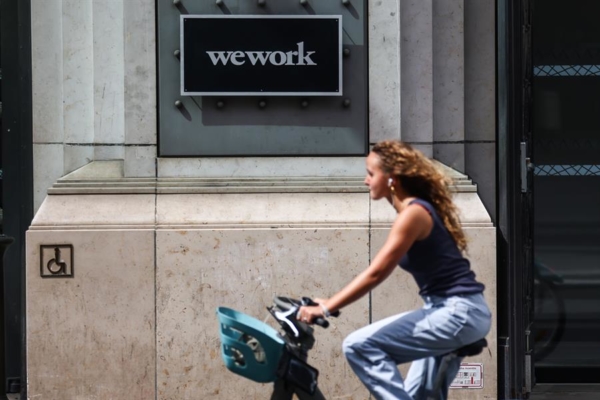 El ícono del «coworking» WeWork deja de cotizar en Wall Street entre rumores de bancarrota