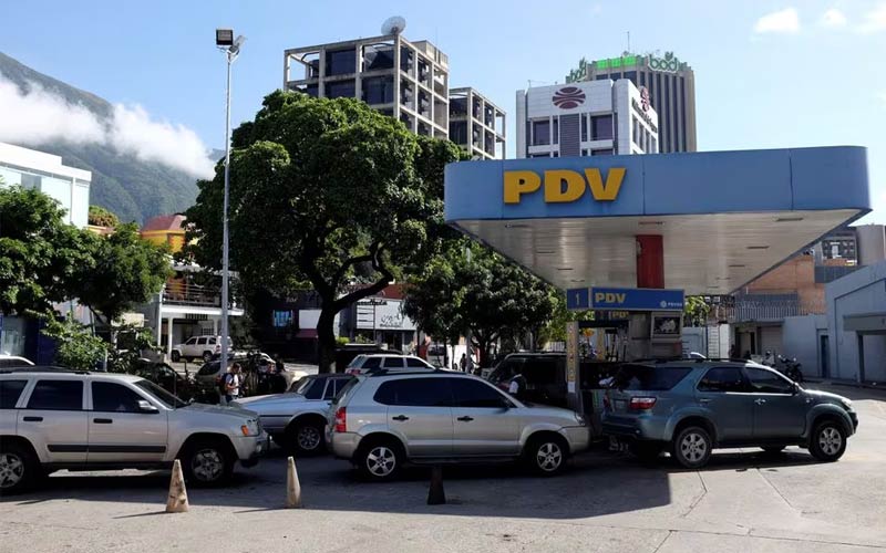 PDVSA busca reponer sus bajos inventarios de combustible