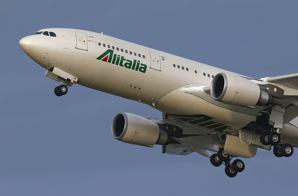 Alitalia, en liquidación, anuncia el inicio del despido de más de 2.700 empleados