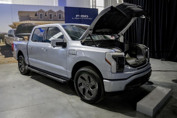 Ford recorta a la mitad la producción de su camioneta eléctrica por la caída de la demanda