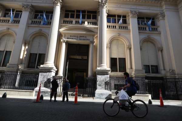 Banco Central de Argentina normalizará sus operaciones de cambio el #13dic