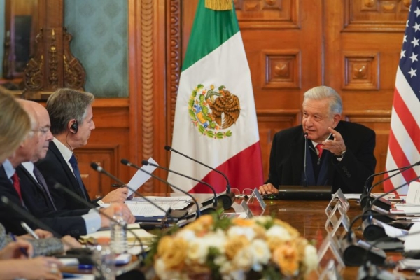 EEUU y México alcanzan «avances» en políticas para frenar la «emergencia migratoria»