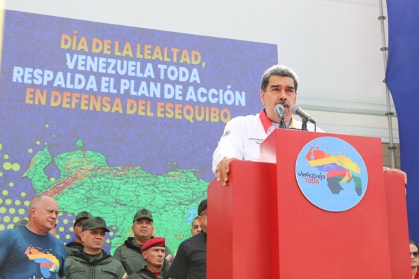 Maduro firmó decreto para la «creación inmediata» de PDVSA Esequibo y CVG Esequibo