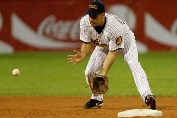 Regresa el 23 a los melenudos: Omar Vizquel será homenajeado por Leones del Caracas