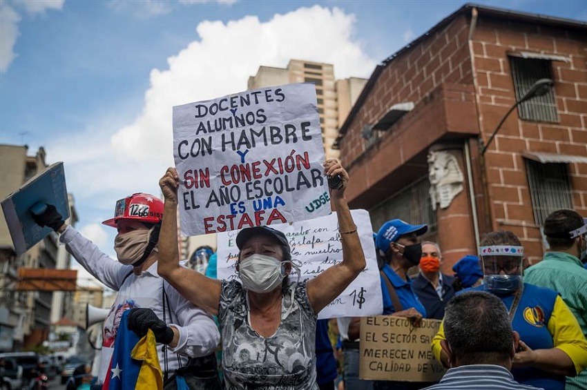 «Salario digno»: Maestros venezolanos exigen al Gobierno reanudar negociaciones para nuevo convenio laboral