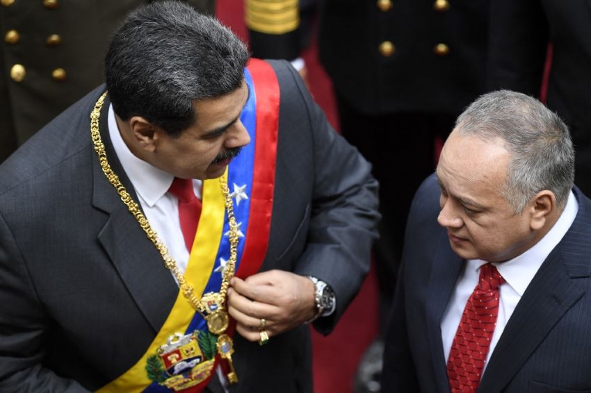 Nicolás Maduro con Diosdado Cabello. AFP