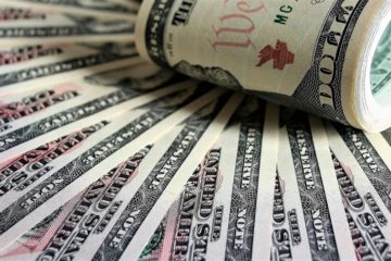 D&oacute;lar oficial roza los Bs.295 al aumentar 1,24% al cierre de este 26 de diciembre