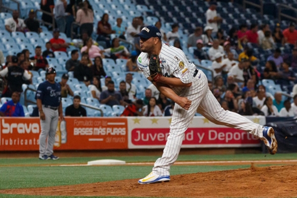 Leones del Caracas hicieron la tarea en el Monumental ante Tigres de Aragua