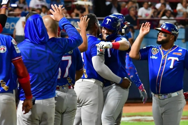 Tiburones comenzó con todo el Round Robin de la LVBP