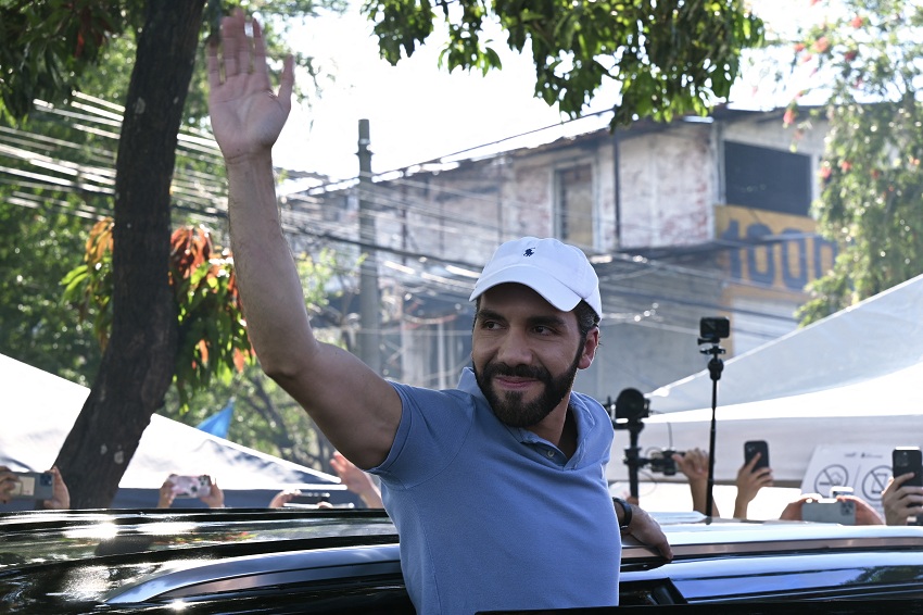 Bukele se declara reelecto en El Salvador con una oposición «pulverizada»