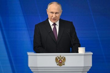 Putin dice que Europa recurre a Rusia para GNL y rechaza implicaci&oacute;n en protestas