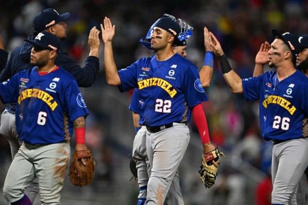 Tiburones con pasos firmes en la Serie del Caribe