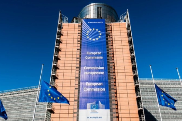 Comisión Europea pide a países miembros prorrogar un año más la reducción del consumo de gas