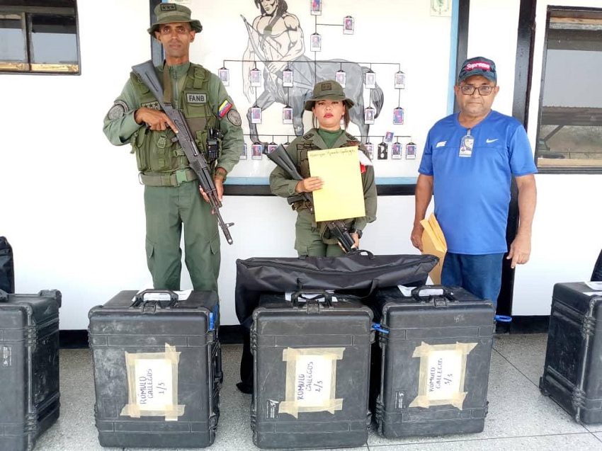 CNE desplegó las máquinas para el proceso de inscripción de votantes para las presidenciales