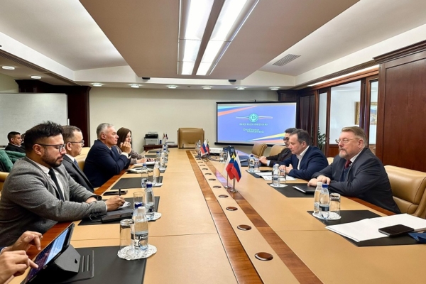 Fortalecer el turismo y el comercio: Min. Padrón se reunió con directiva del Banco Binacional de Rusia-Venezuela