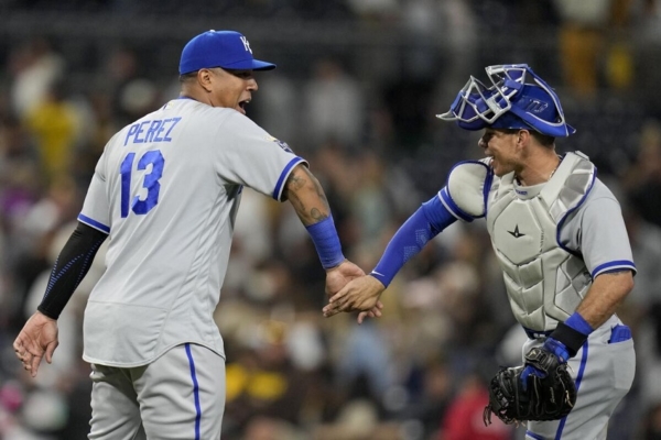 Salvador Pérez comanda el grupo de catchers venezolanos en las Grandes Ligas