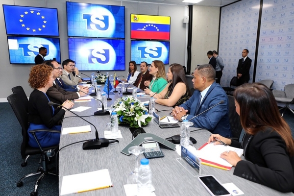 Misión exploratoria electoral de la UE se reunió en Venezuela con la directiva del TSJ