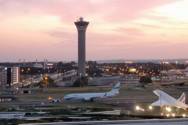 Anuncian huelga masiva de controladores aéreos en Francia