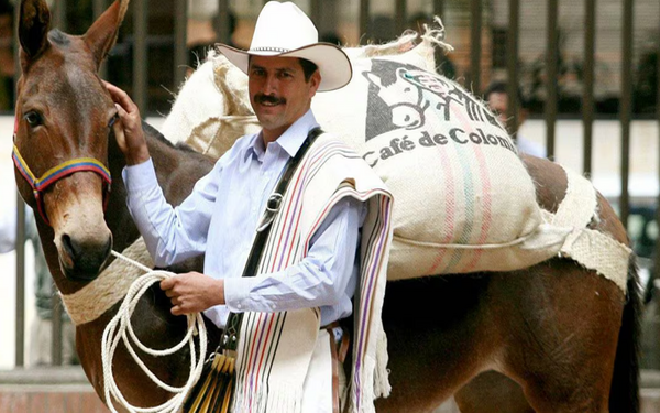 Murió Carlos Castañeda: el icónico rostro de Juan Valdez que representó por 20 años a la marca Café de Colombia