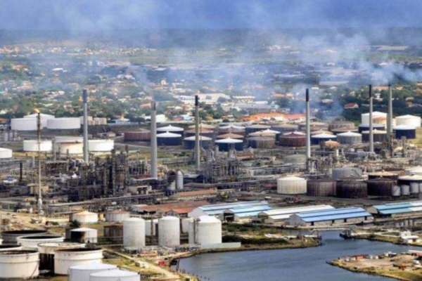 Refinería de Curazao reabre con la mira puesta en el petróleo de Venezuela