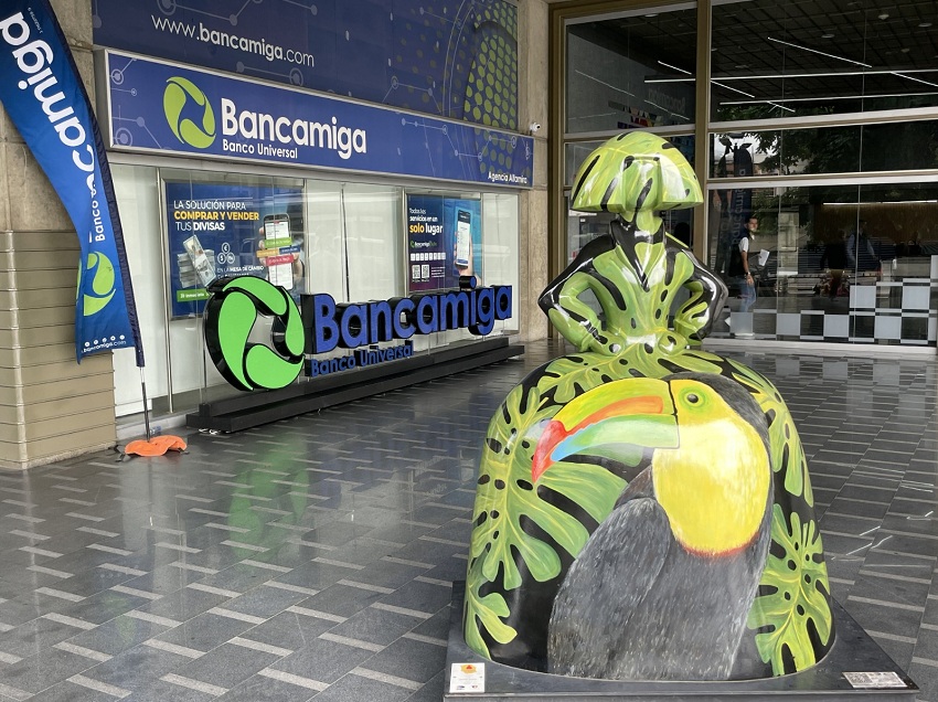 El tour de las meninas comienza en Bancamiga Altamira