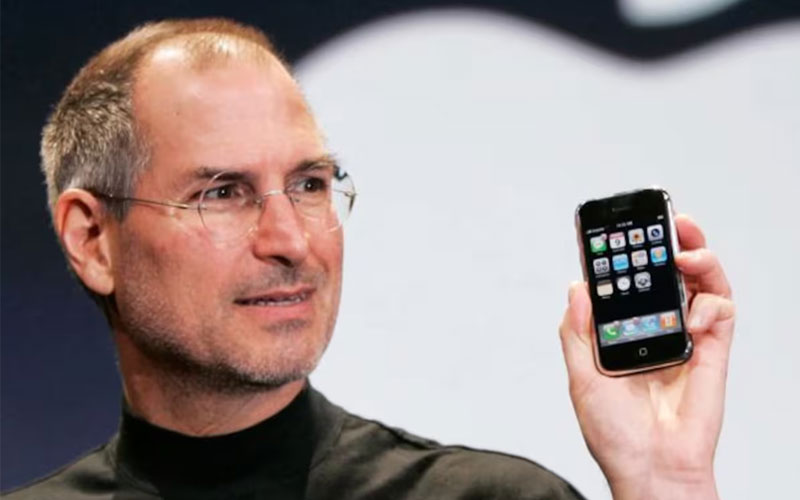 Desde el iPhone al BlackBerry: los cinco mejores celulares de la historia, según la IA