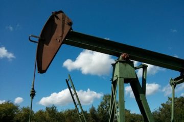 El petr&oacute;leo de Texas sube un 2,9% impulsado por sanciones de EE.UU. a Ir&aacute;n y ola de fr&iacute;o