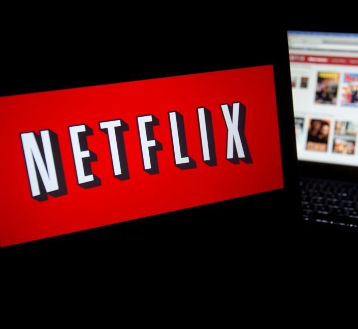 Netflix presenta una oferta simplificada para la compra de Warner Bros
