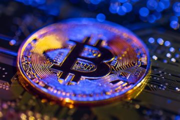 Bitcoin se desploma a US$ 60.000 con contracci&oacute;n de 50% en cuatro meses