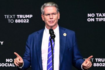 Secretario del Tesoro de EEUU elogia y respalda reincorporaci&oacute;n de Venezuela al FMI