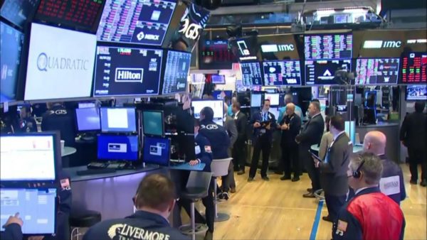 Wall Street cierra a la baja: los inversores tienen dudas sobre los gastos en IA