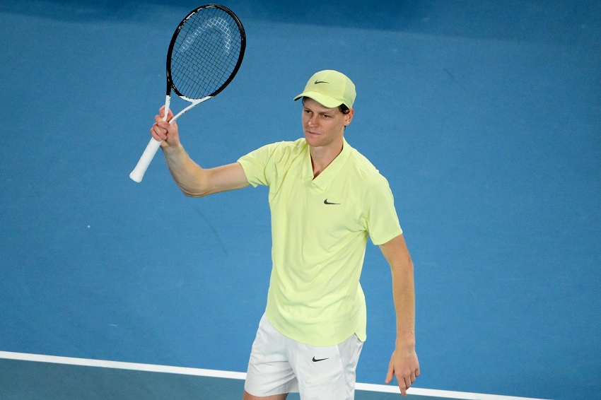 Jannik Sinner vence a Carlos Alcaraz y defiende el título de Masters ATP