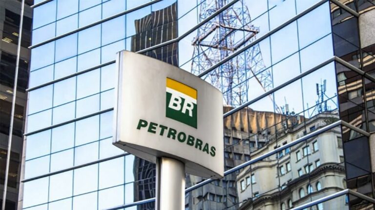 Lula anuncia nuevas inversiones de Petrobras en las industrias naval y de fertilizantes