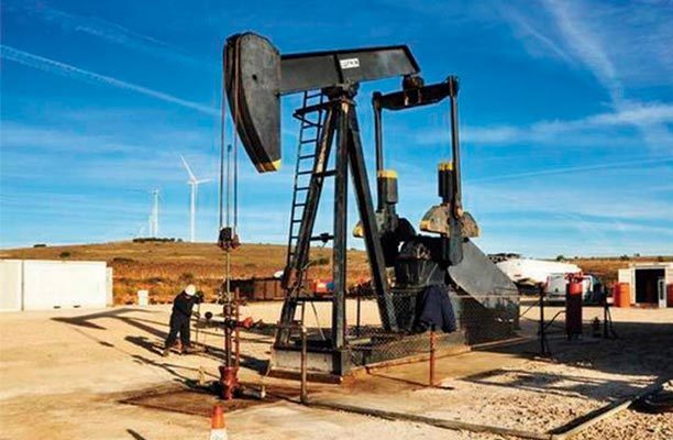 Precios del petróleo suben ante posible fin de parálisis presupuestaria en EEUU
